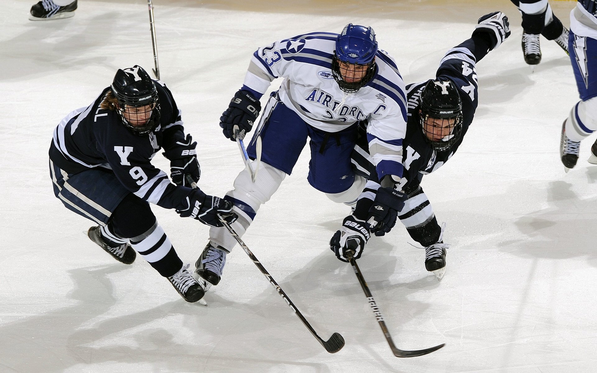 纳达尔鏖战五盘险胜德约科维奇 晋级温网四强创历史