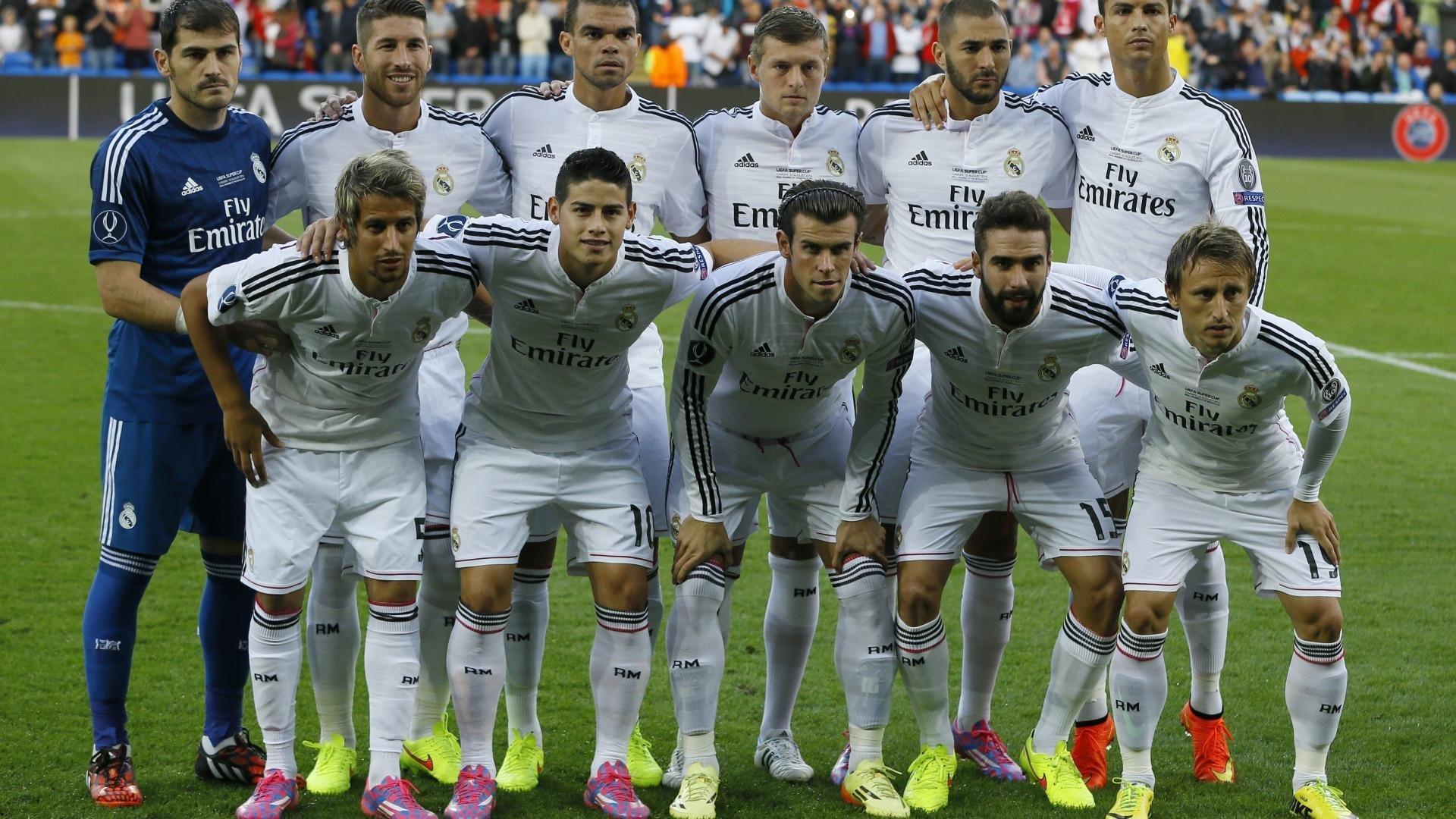 安菲尔德惊现森林寒流，利物浦主场三球溃败，新帅斯洛特呆立场边